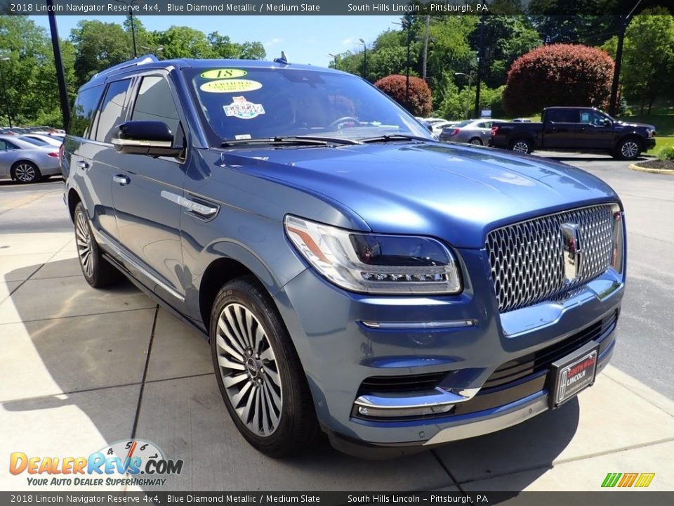 Front 3/4 View of 2018 Lincoln Navigator Reserve 4x4 Photo #8