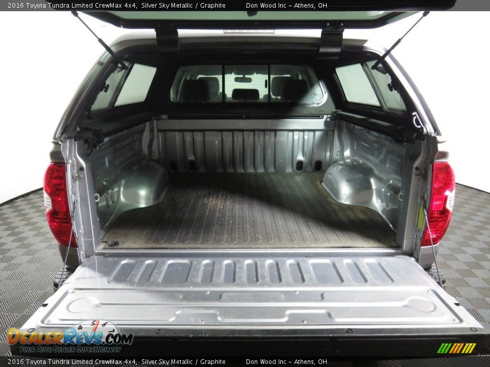 2016 Toyota Tundra Limited CrewMax 4x4 Silver Sky Metallic / Graphite Photo #12