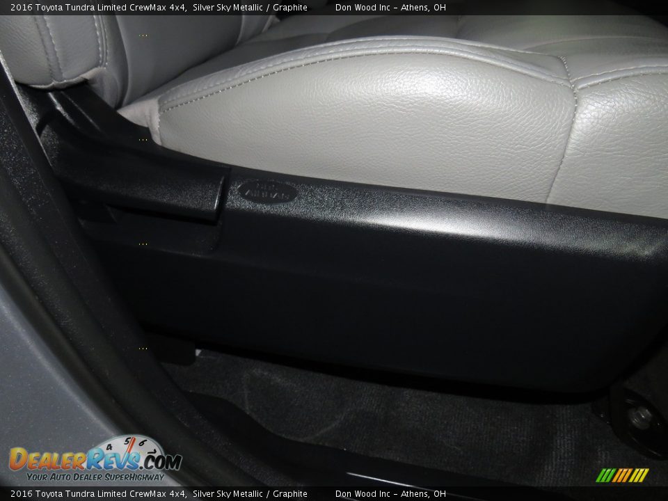 2016 Toyota Tundra Limited CrewMax 4x4 Silver Sky Metallic / Graphite Photo #24