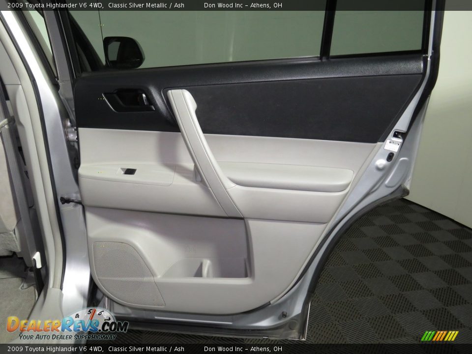 2009 Toyota Highlander V6 4WD Classic Silver Metallic / Ash Photo #23