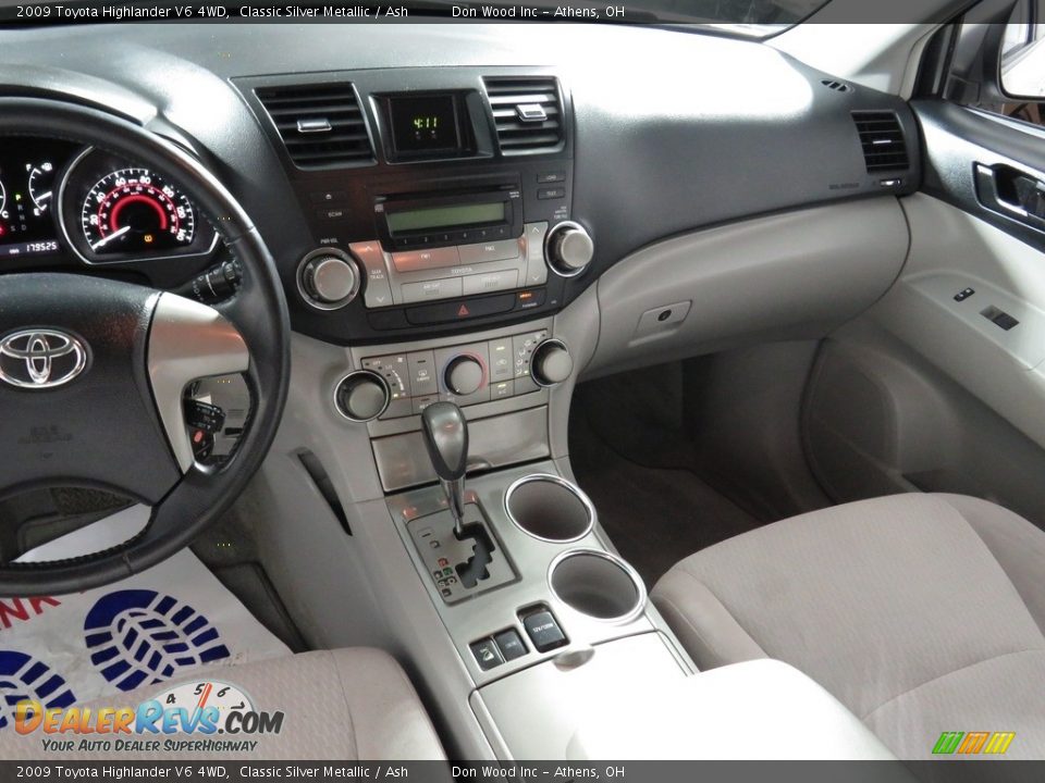 2009 Toyota Highlander V6 4WD Classic Silver Metallic / Ash Photo #31