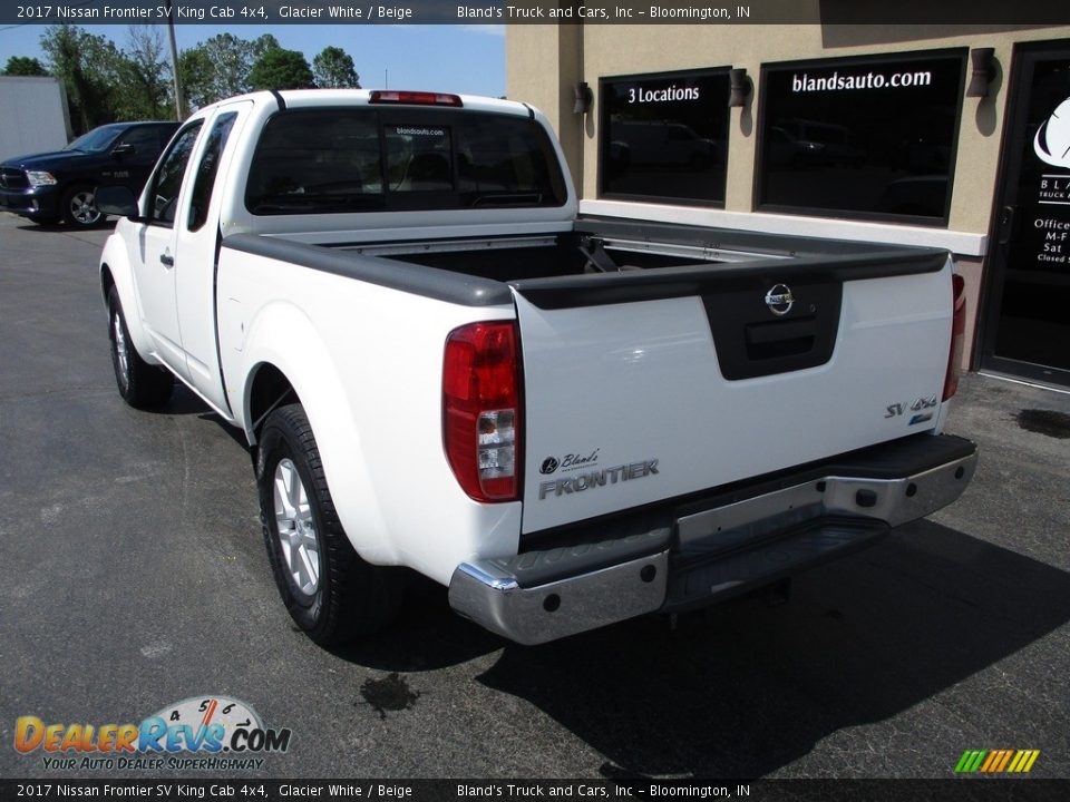 2017 Nissan Frontier SV King Cab 4x4 Glacier White / Beige Photo #3