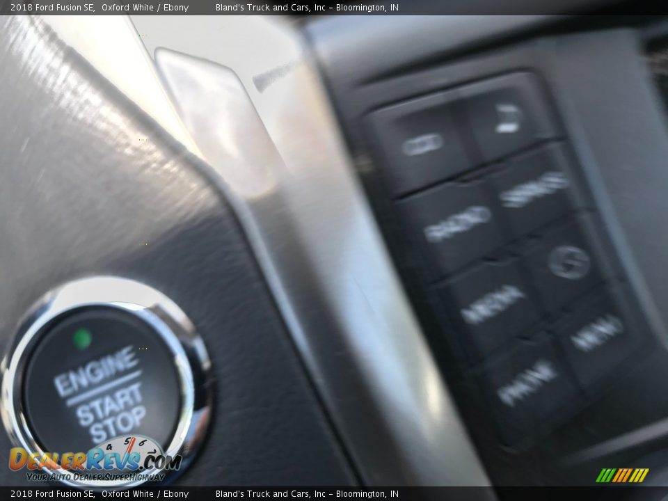 2018 Ford Fusion SE Oxford White / Ebony Photo #17