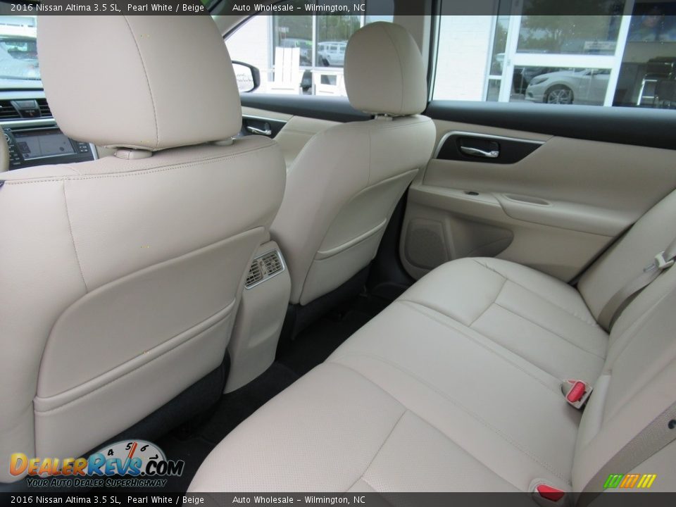 Rear Seat of 2016 Nissan Altima 3.5 SL Photo #10