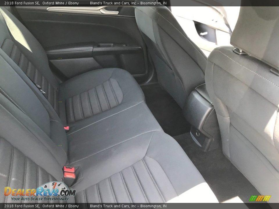 2018 Ford Fusion SE Oxford White / Ebony Photo #28