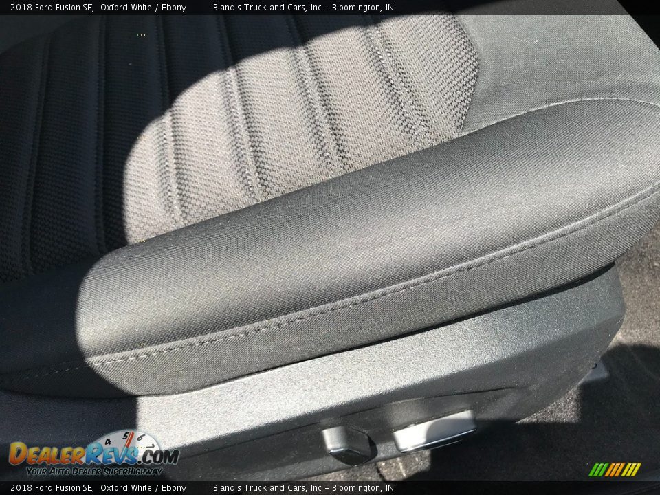 2018 Ford Fusion SE Oxford White / Ebony Photo #30