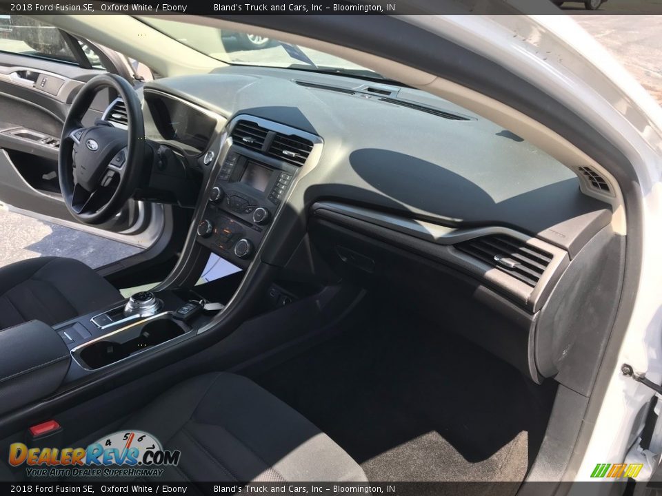 2018 Ford Fusion SE Oxford White / Ebony Photo #31