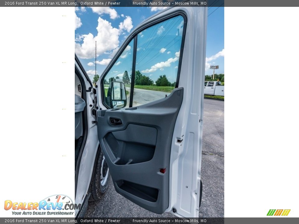2016 Ford Transit 250 Van XL MR Long Oxford White / Pewter Photo #26
