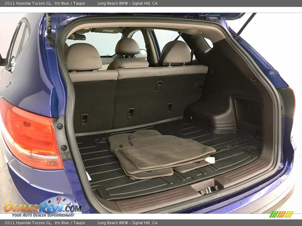 2011 Hyundai Tucson GL Iris Blue / Taupe Photo #31
