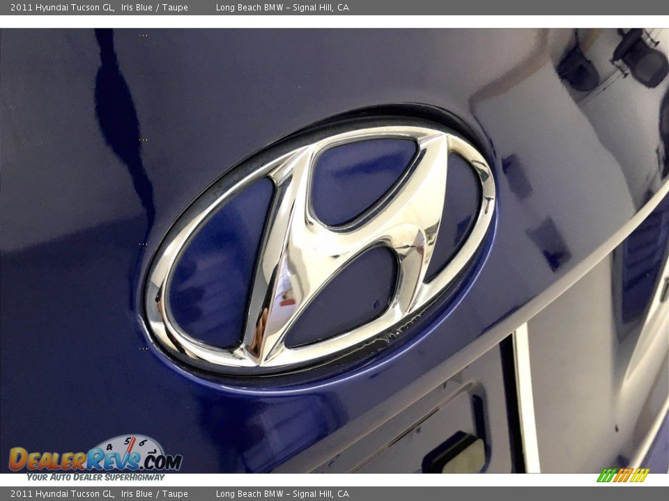 2011 Hyundai Tucson GL Iris Blue / Taupe Photo #33
