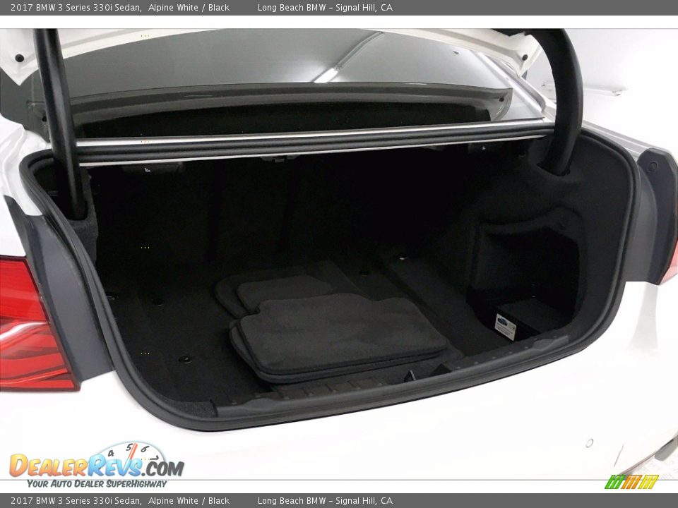 2017 BMW 3 Series 330i Sedan Alpine White / Black Photo #32