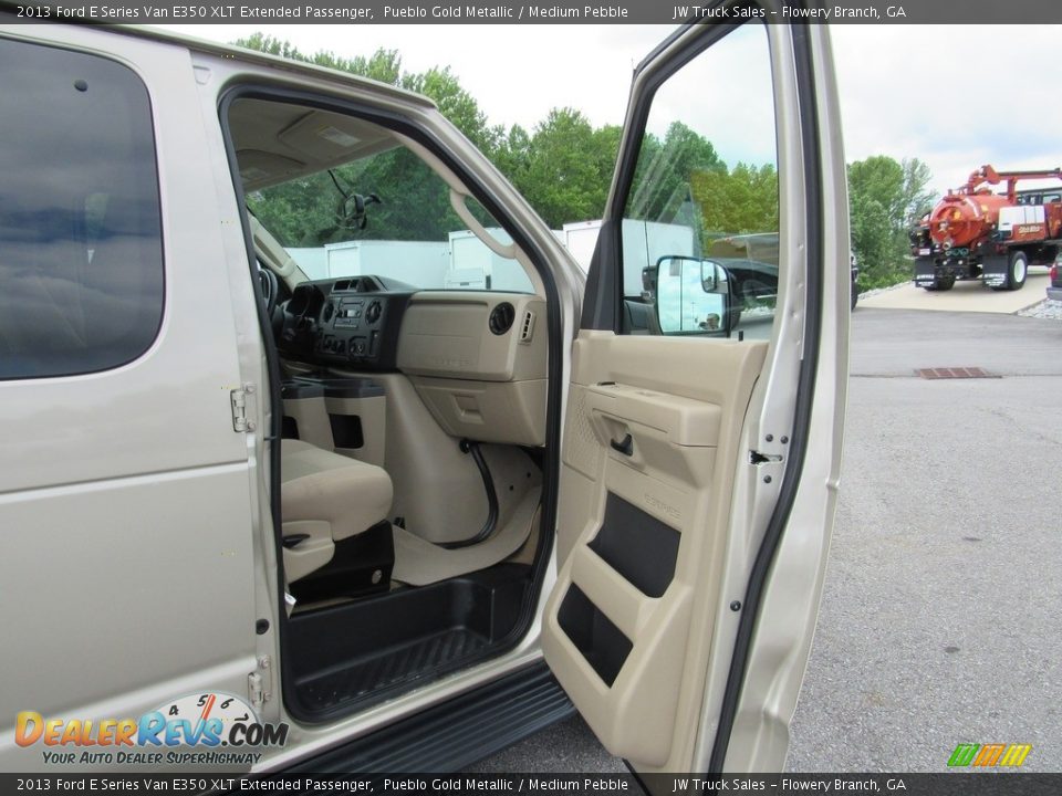 2013 Ford E Series Van E350 XLT Extended Passenger Pueblo Gold Metallic / Medium Pebble Photo #25