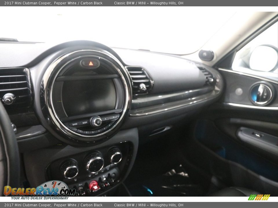 2017 Mini Clubman Cooper Pepper White / Carbon Black Photo #10