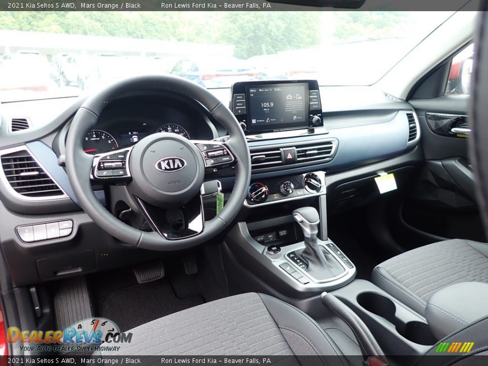 Dashboard of 2021 Kia Seltos S AWD Photo #14