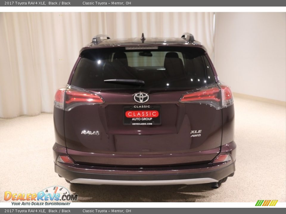 2017 Toyota RAV4 XLE Black / Black Photo #4