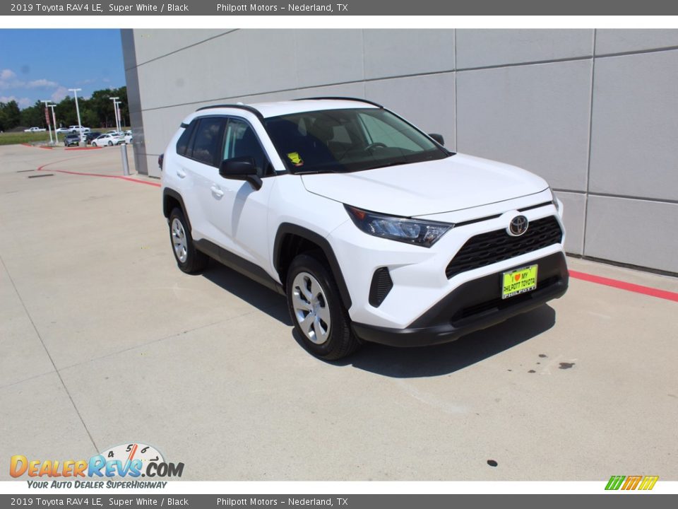 2019 Toyota RAV4 LE Super White / Black Photo #2