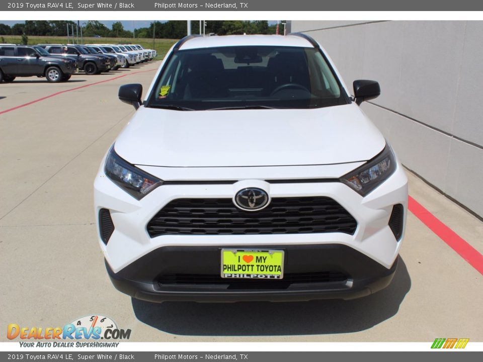 2019 Toyota RAV4 LE Super White / Black Photo #3