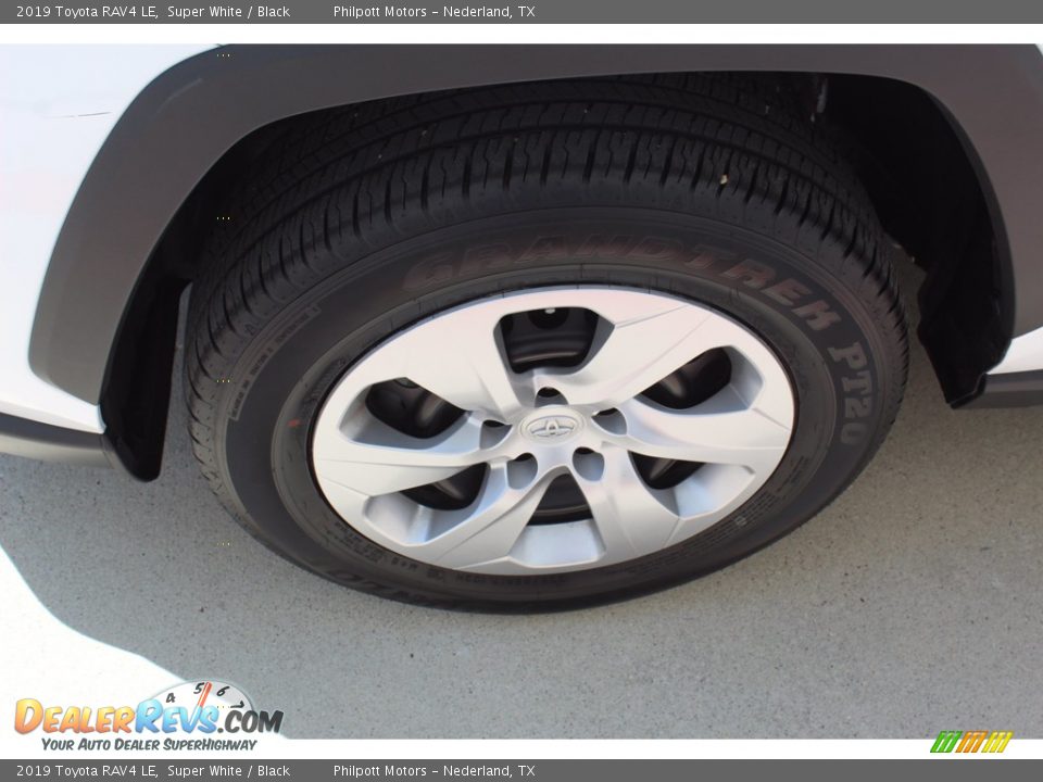 2019 Toyota RAV4 LE Super White / Black Photo #5
