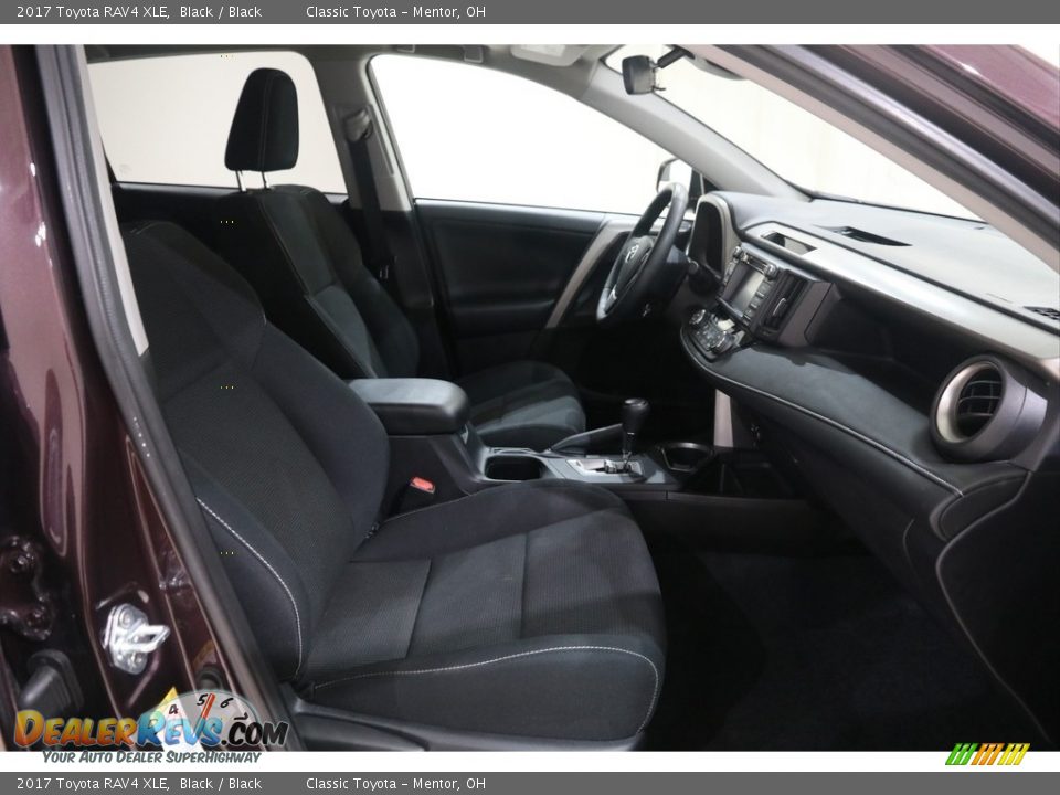 2017 Toyota RAV4 XLE Black / Black Photo #15
