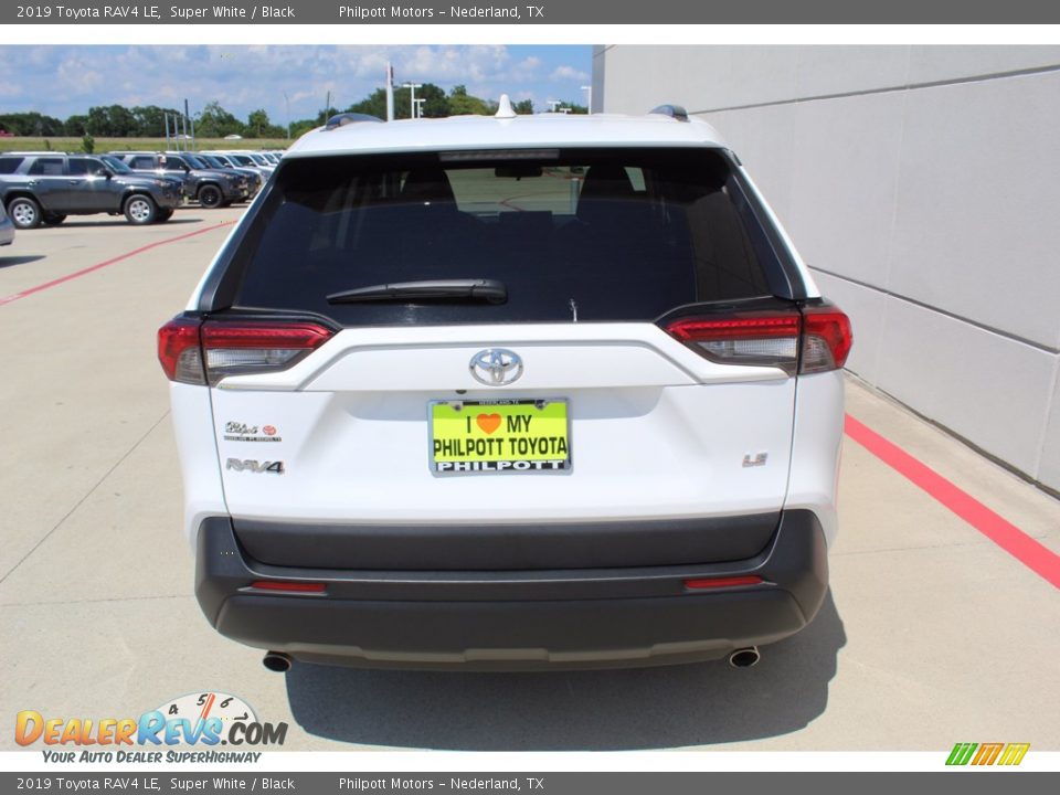 2019 Toyota RAV4 LE Super White / Black Photo #7