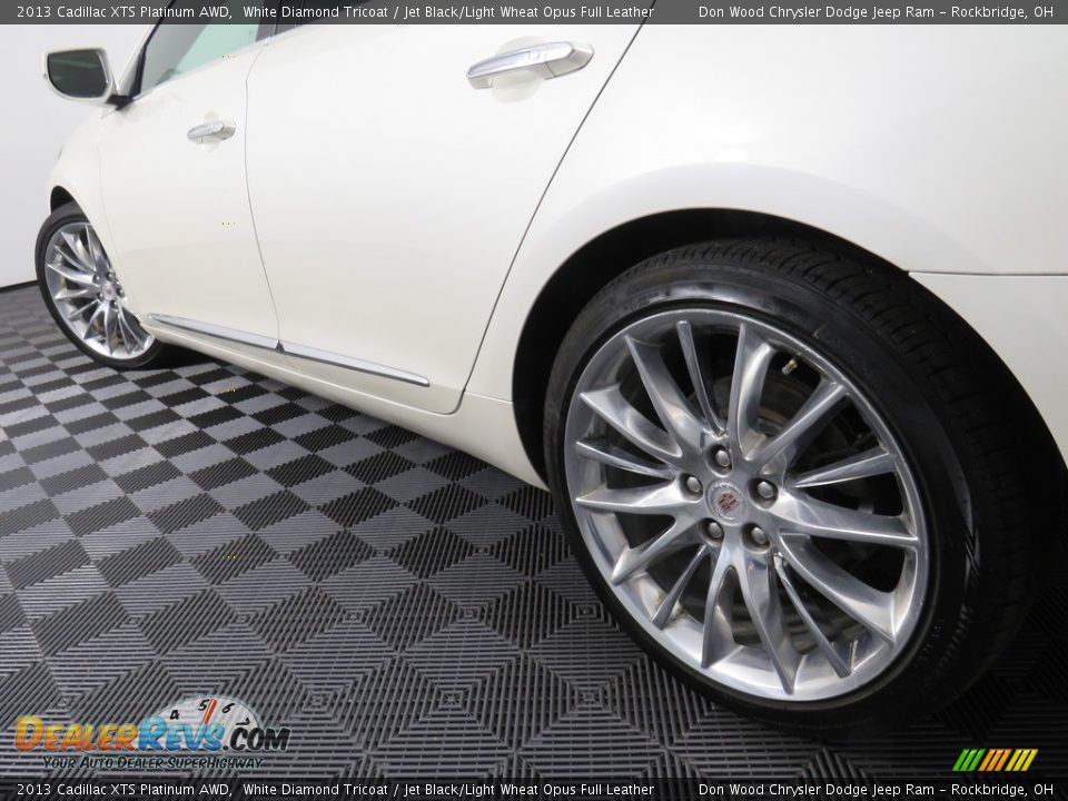 2013 Cadillac XTS Platinum AWD White Diamond Tricoat / Jet Black/Light Wheat Opus Full Leather Photo #12
