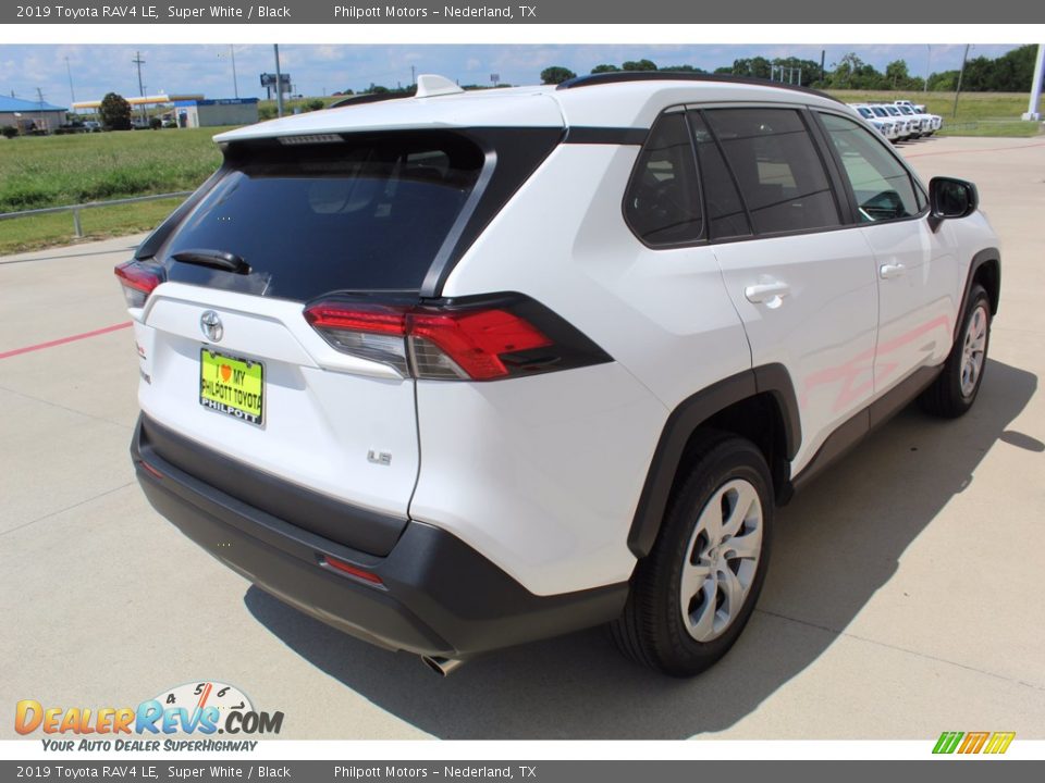 2019 Toyota RAV4 LE Super White / Black Photo #8