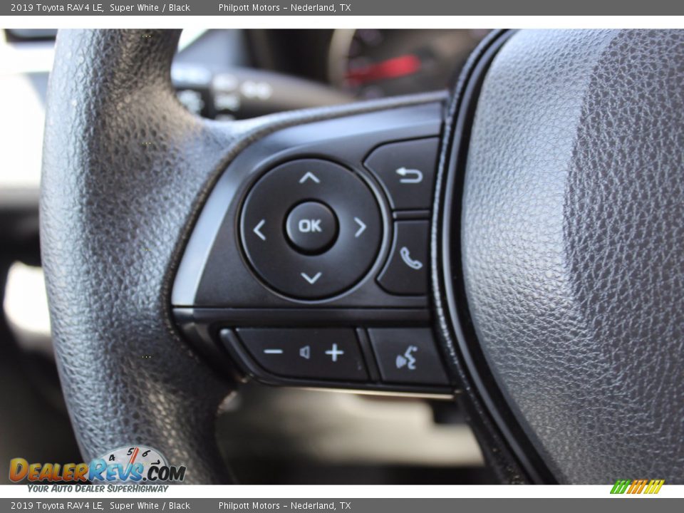 2019 Toyota RAV4 LE Super White / Black Photo #11