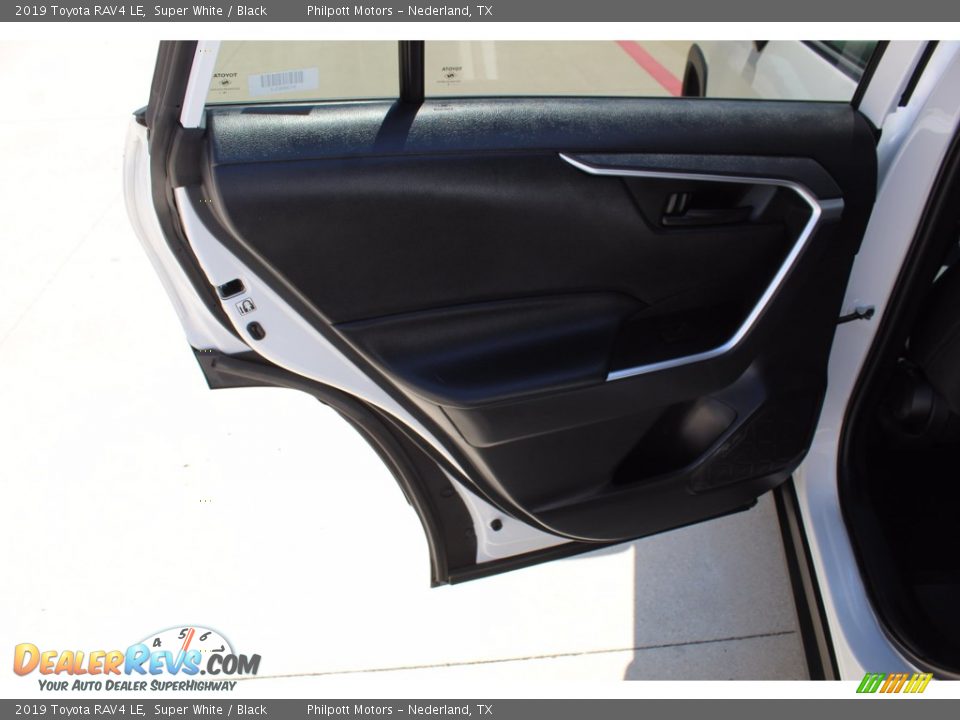 2019 Toyota RAV4 LE Super White / Black Photo #19