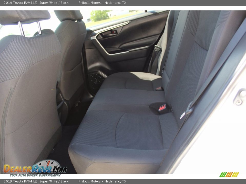 2019 Toyota RAV4 LE Super White / Black Photo #20