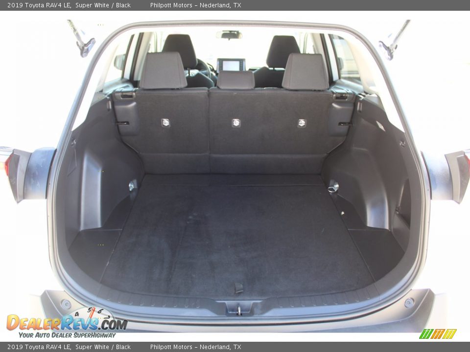 2019 Toyota RAV4 LE Super White / Black Photo #23