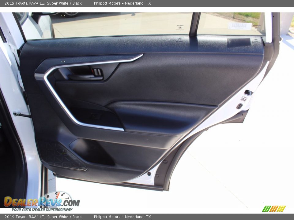 2019 Toyota RAV4 LE Super White / Black Photo #24