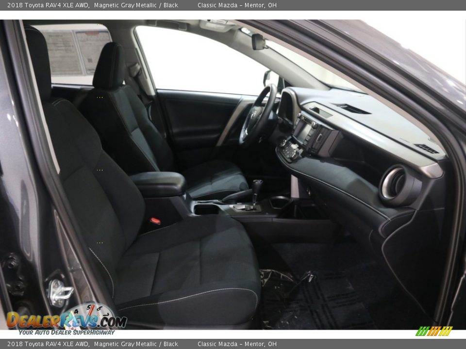 2018 Toyota RAV4 XLE AWD Magnetic Gray Metallic / Black Photo #14