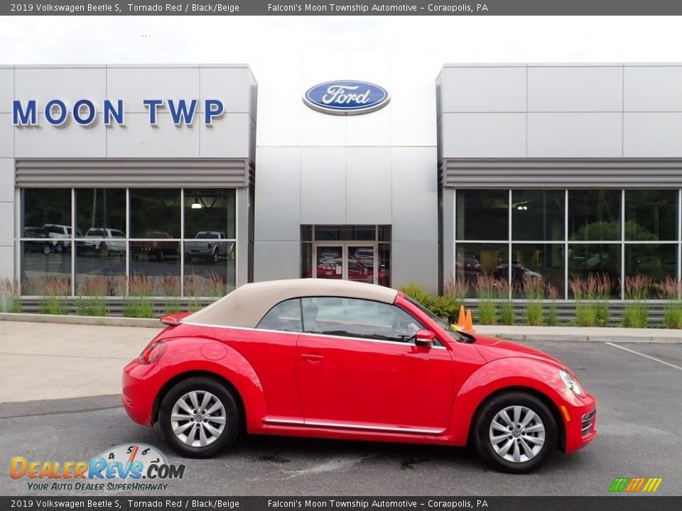 2019 Volkswagen Beetle S Tornado Red / Black/Beige Photo #1