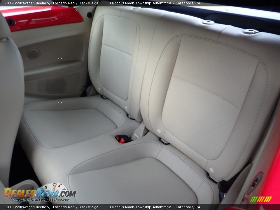 2019 Volkswagen Beetle S Tornado Red / Black/Beige Photo #16