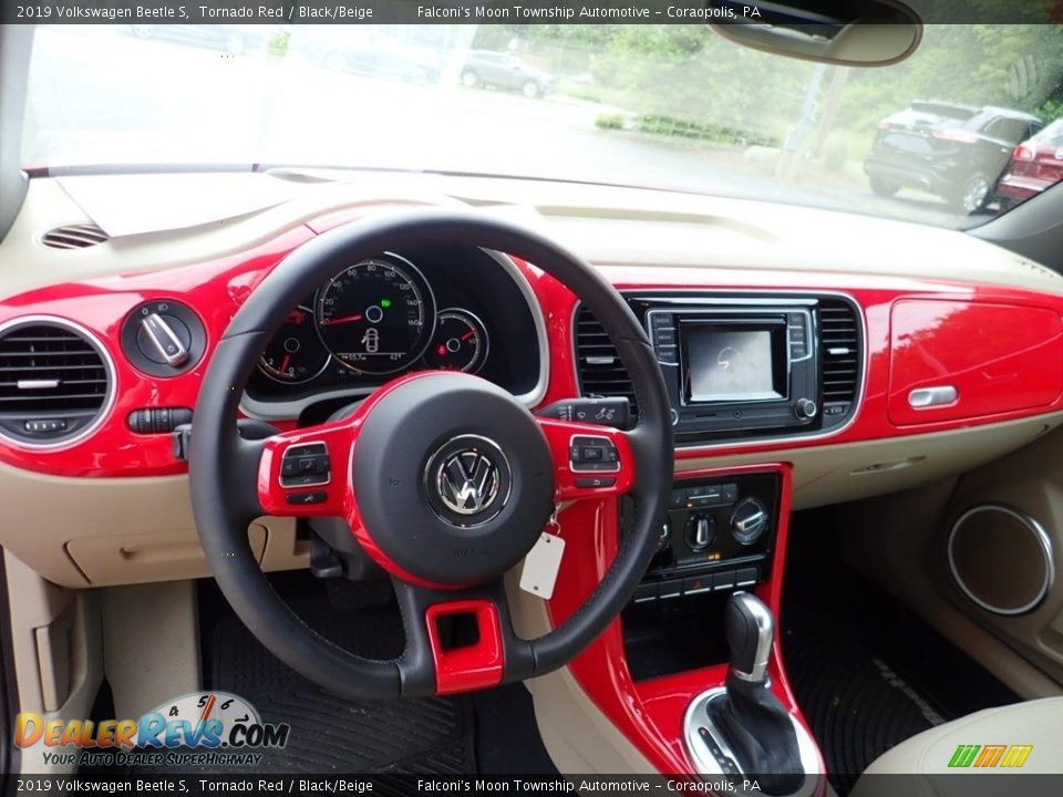 Dashboard of 2019 Volkswagen Beetle S Photo #17