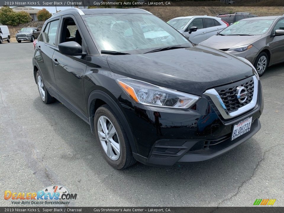 2019 Nissan Kicks S Super Black / Charcoal Photo #1