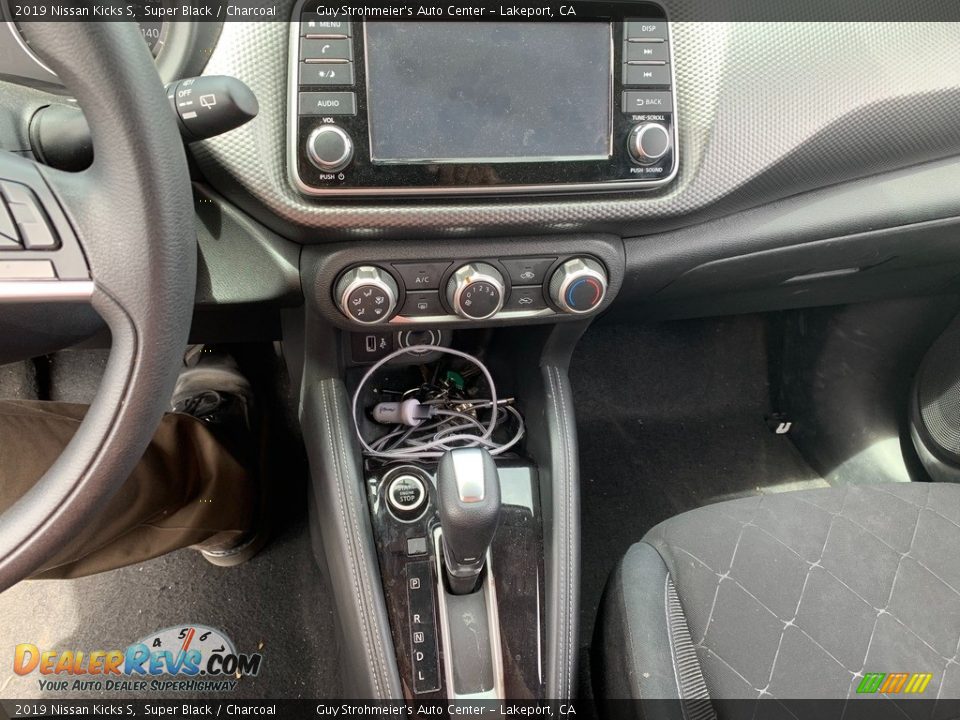 2019 Nissan Kicks S Super Black / Charcoal Photo #14