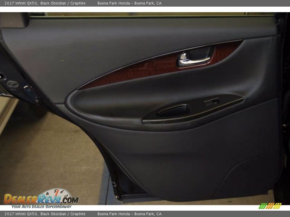 Door Panel of 2017 Infiniti QX50  Photo #29