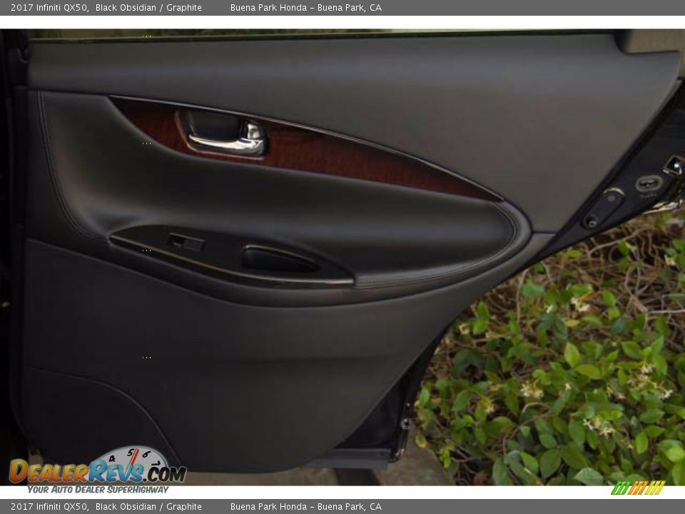 Door Panel of 2017 Infiniti QX50  Photo #30