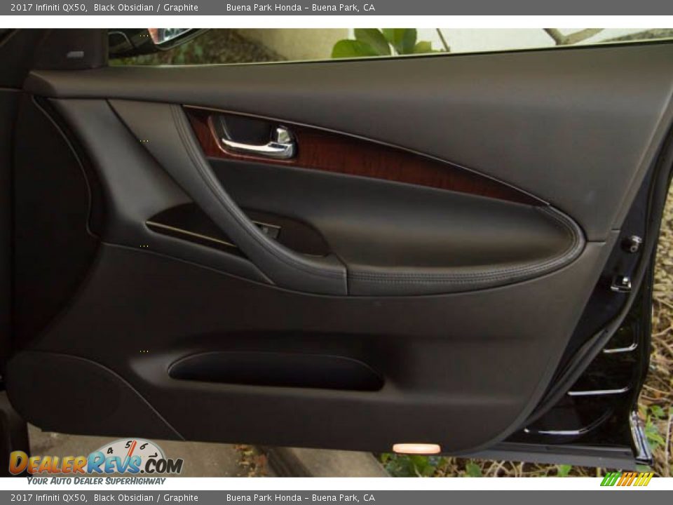 Door Panel of 2017 Infiniti QX50  Photo #31