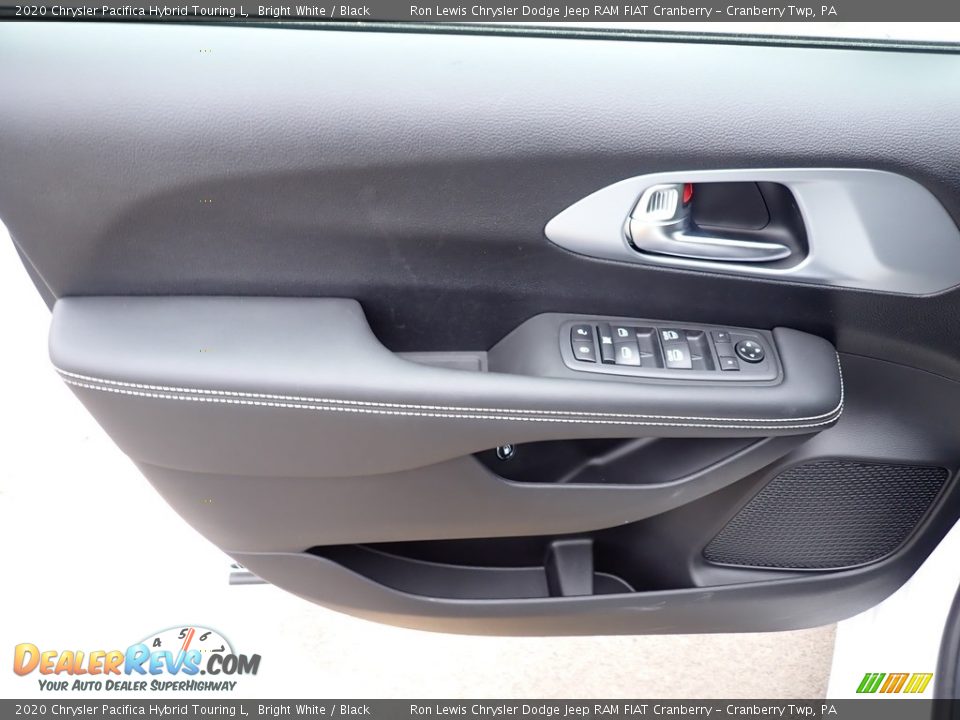 Door Panel of 2020 Chrysler Pacifica Hybrid Touring L Photo #14