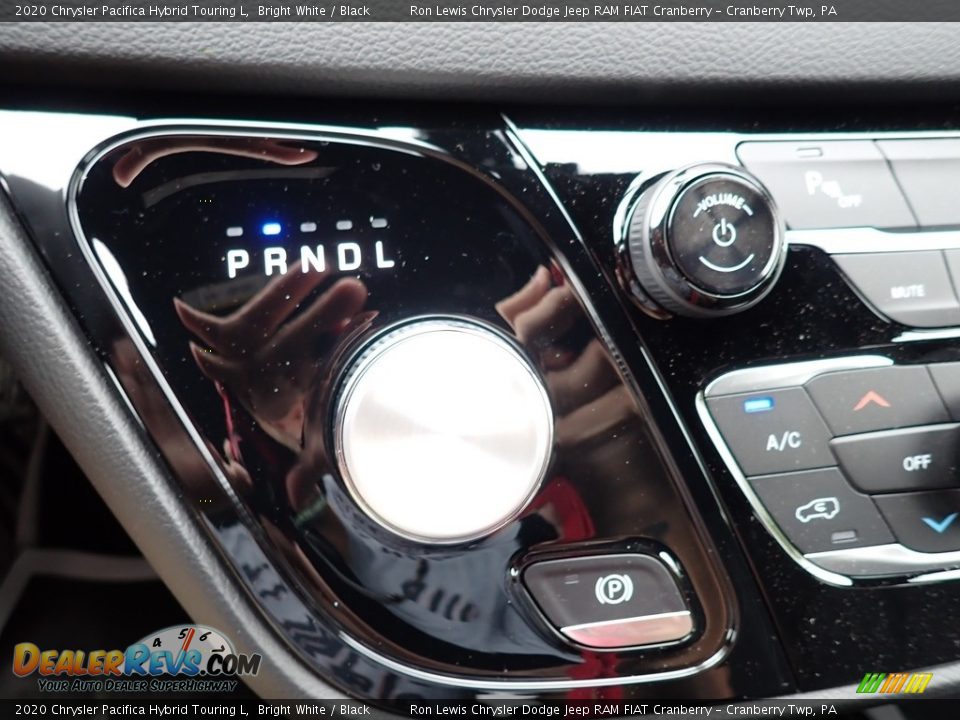 2020 Chrysler Pacifica Hybrid Touring L Shifter Photo #20