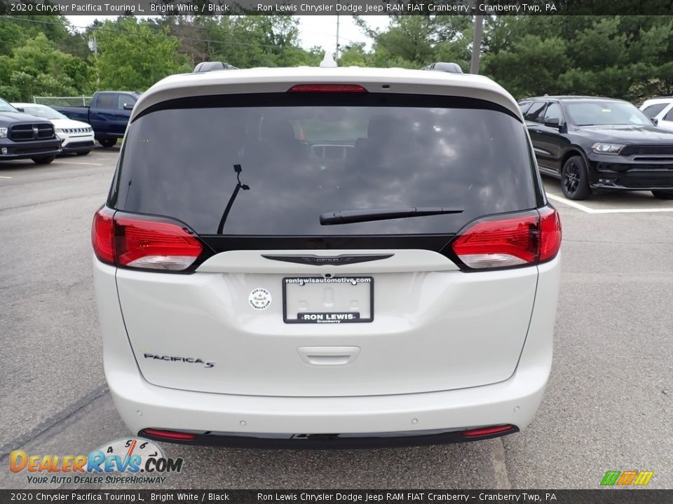 2020 Chrysler Pacifica Touring L Bright White / Black Photo #5
