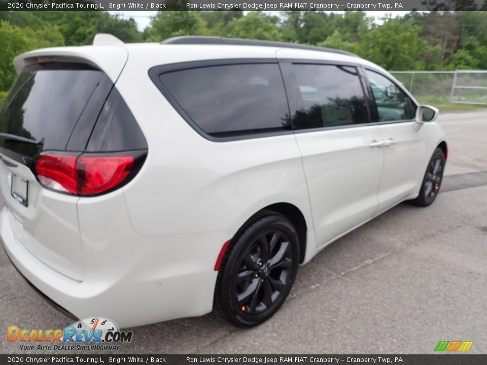 2020 Chrysler Pacifica Touring L Bright White / Black Photo #6