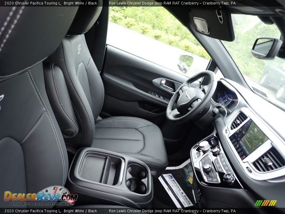 2020 Chrysler Pacifica Touring L Bright White / Black Photo #10