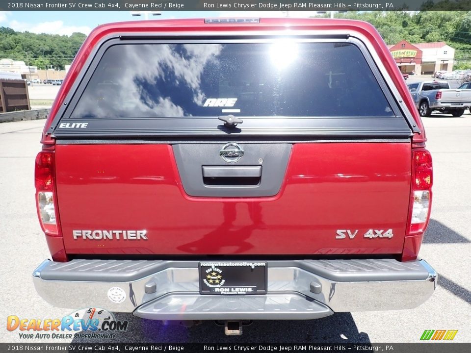 2018 Nissan Frontier SV Crew Cab 4x4 Cayenne Red / Beige Photo #4