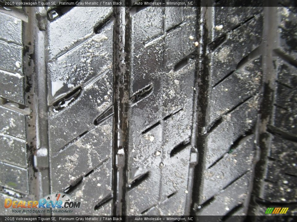 2018 Volkswagen Tiguan SE Platinum Gray Metallic / Titan Black Photo #9