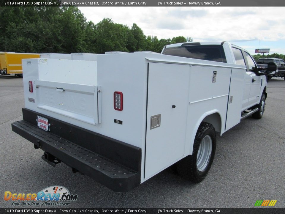 2019 Ford F350 Super Duty XL Crew Cab 4x4 Chassis Oxford White / Earth Gray Photo #5