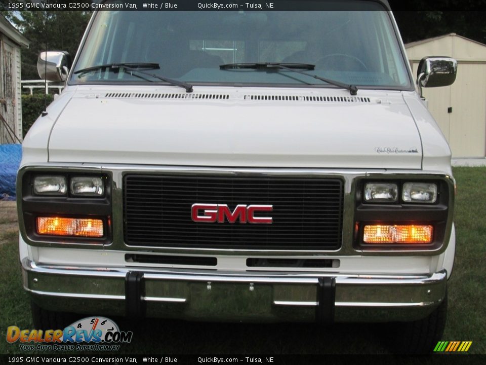 1995 GMC Vandura G2500 Conversion Van White / Blue Photo #6