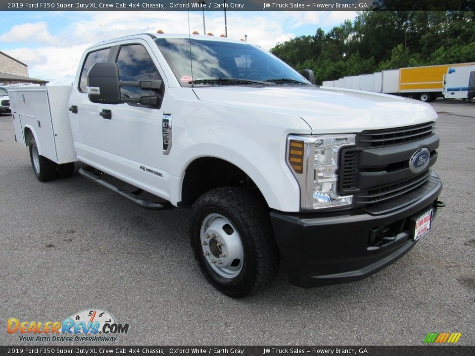 2019 Ford F350 Super Duty XL Crew Cab 4x4 Chassis Oxford White / Earth Gray Photo #7